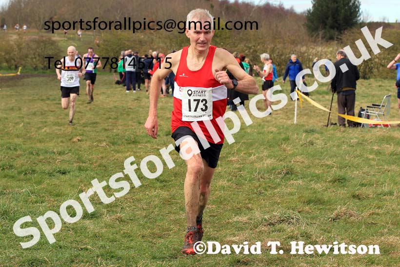 Men 35 to 60 in the 2023 BMAF Cross Country Champs., Wallsend. Photo: David T. Hewitson/Sports for All Pics
